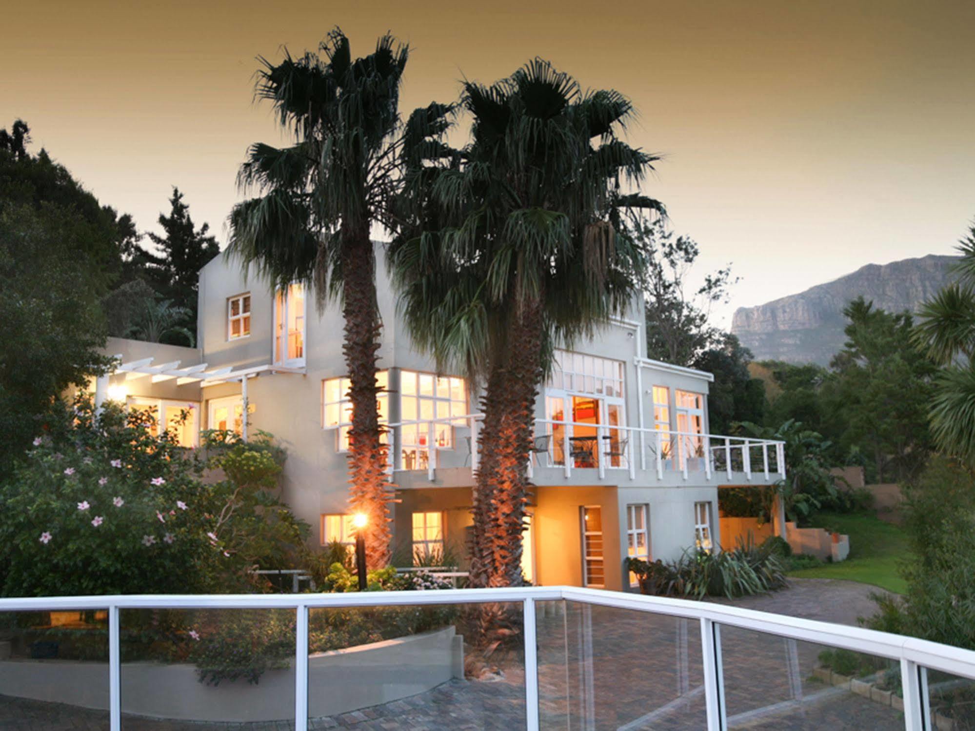 האוט ביי Art Gallery Guest House - Thandekayo מראה חיצוני תמונה
