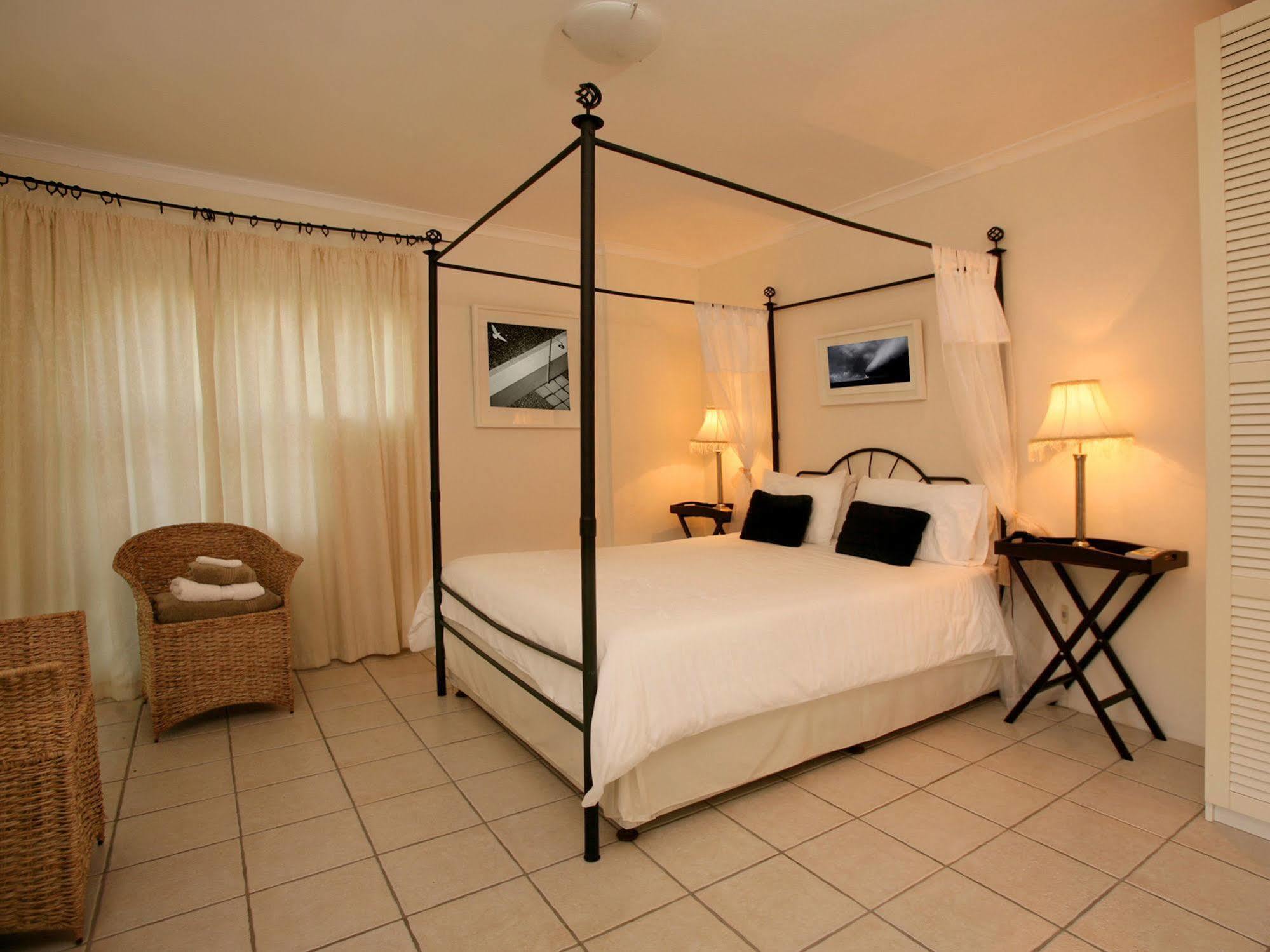 האוט ביי Art Gallery Guest House - Thandekayo מראה חיצוני תמונה