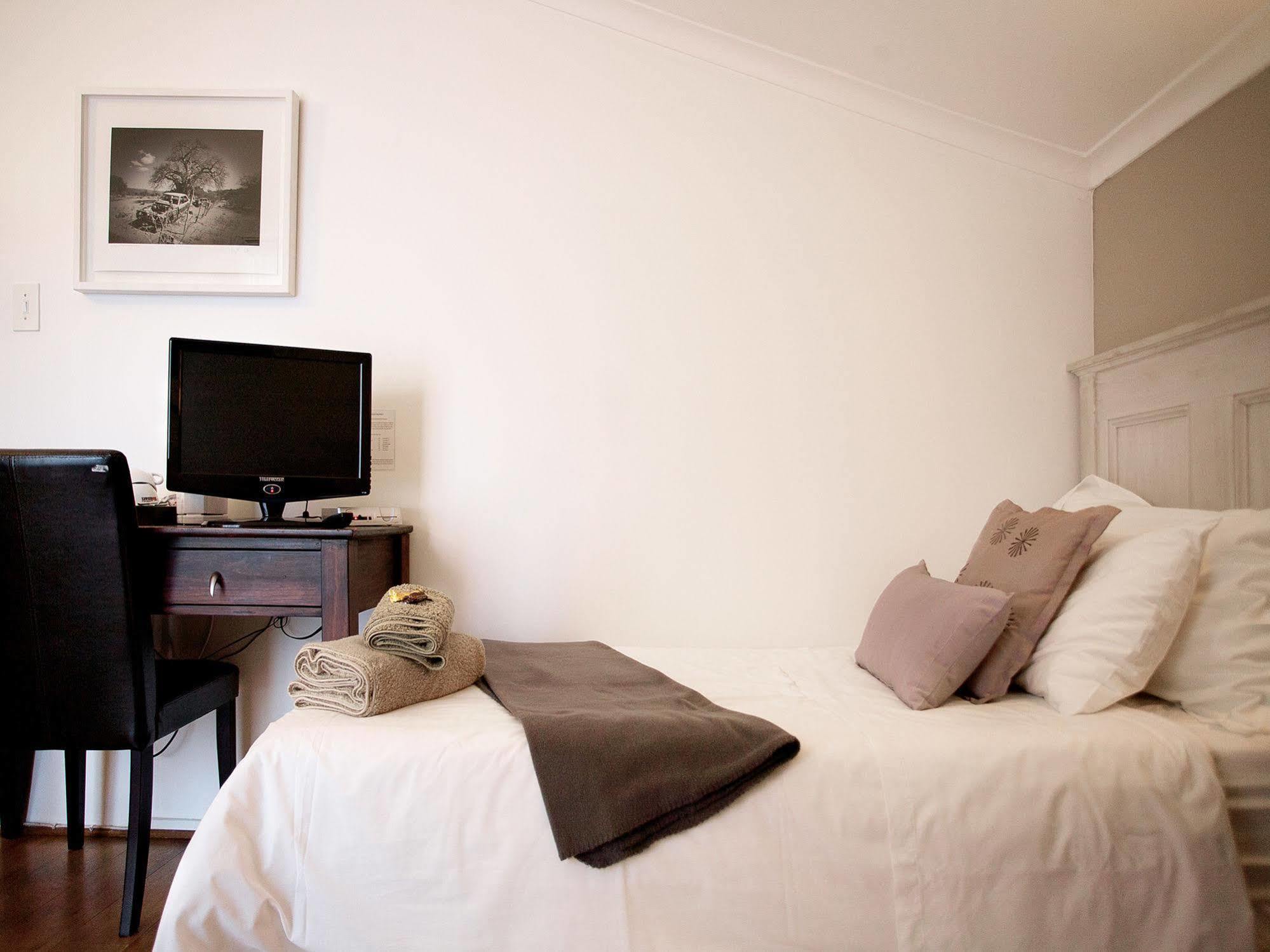 האוט ביי Art Gallery Guest House - Thandekayo מראה חיצוני תמונה