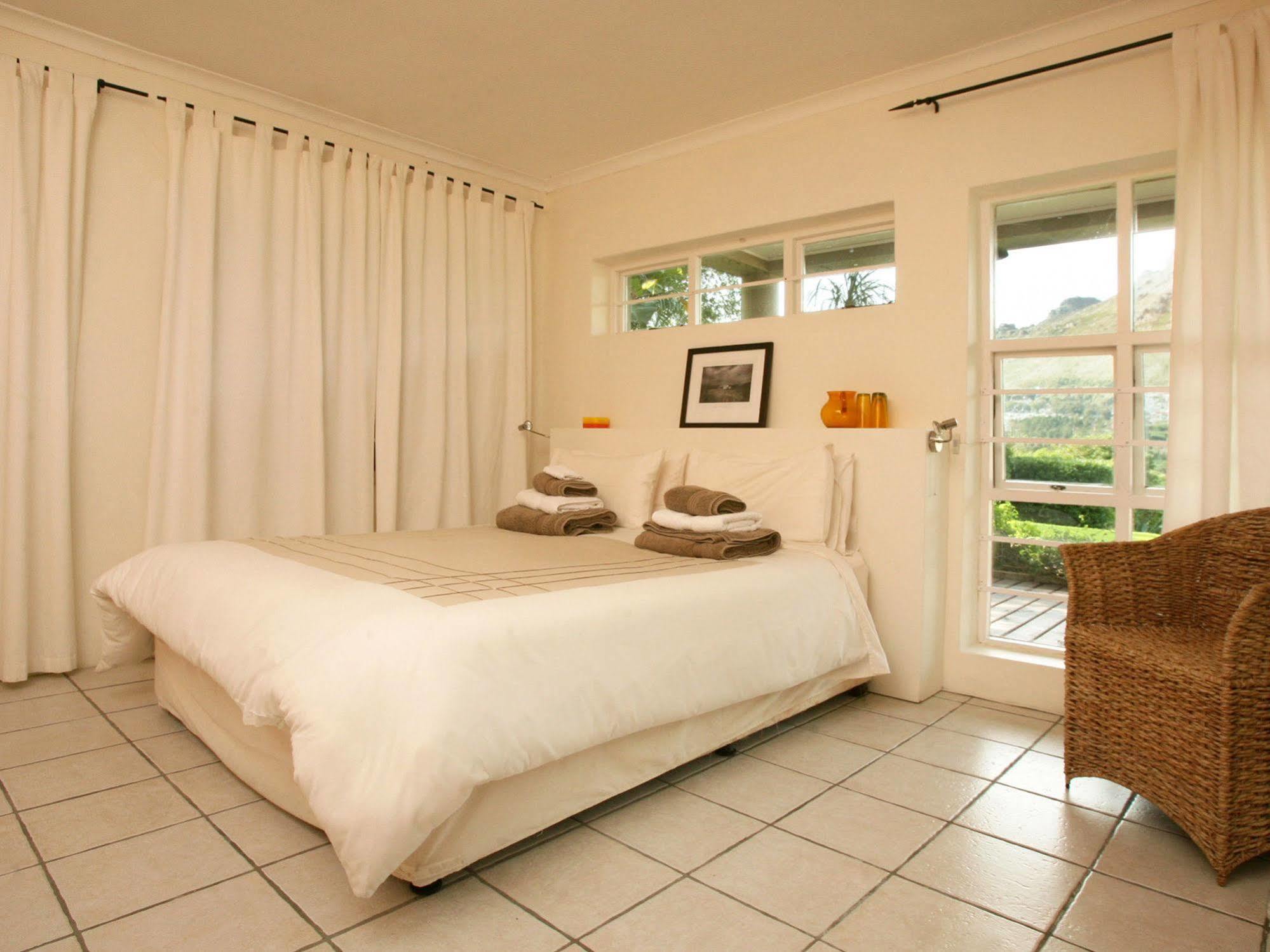 האוט ביי Art Gallery Guest House - Thandekayo מראה חיצוני תמונה