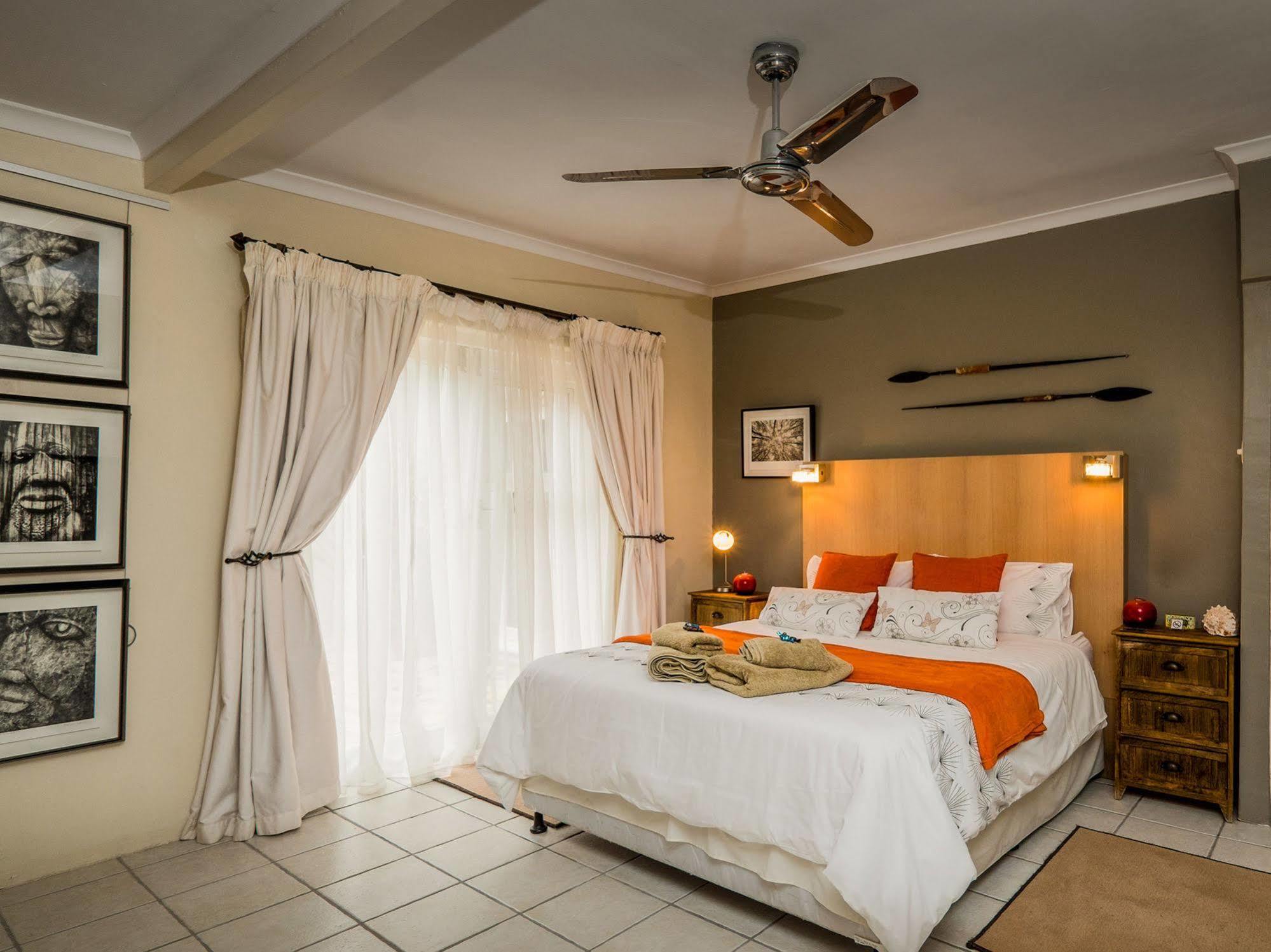 האוט ביי Art Gallery Guest House - Thandekayo מראה חיצוני תמונה