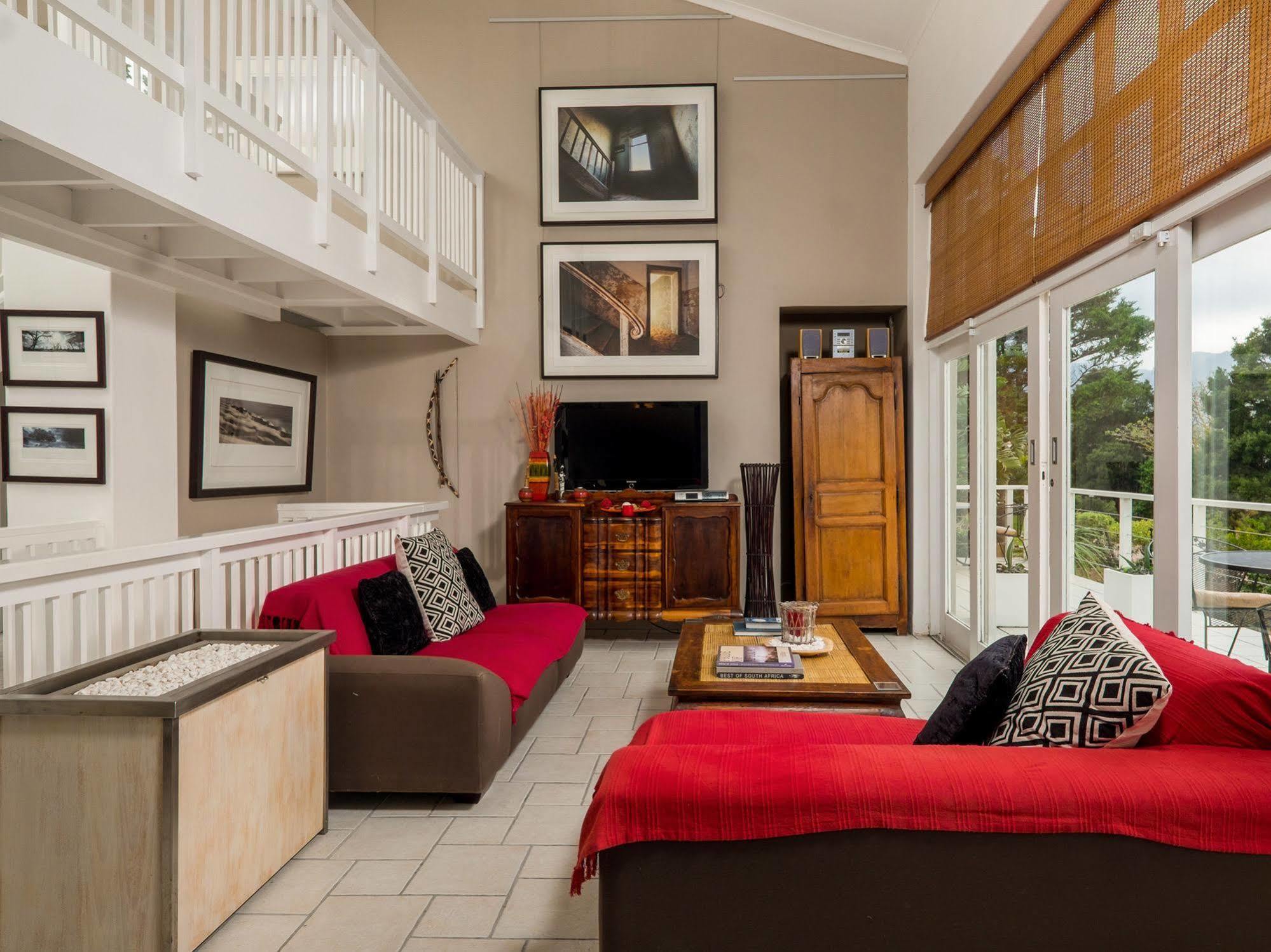 האוט ביי Art Gallery Guest House - Thandekayo מראה חיצוני תמונה