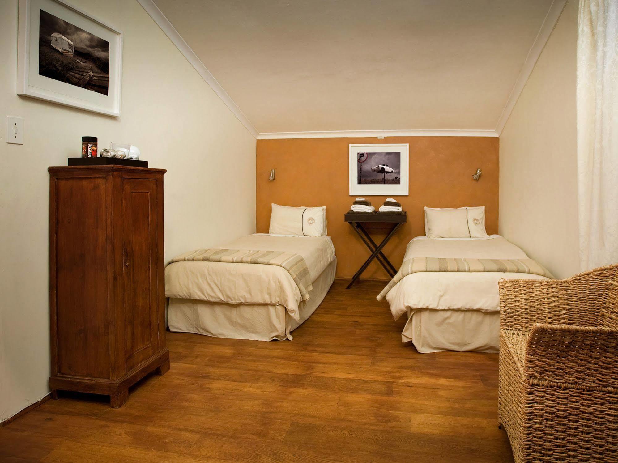 האוט ביי Art Gallery Guest House - Thandekayo מראה חיצוני תמונה