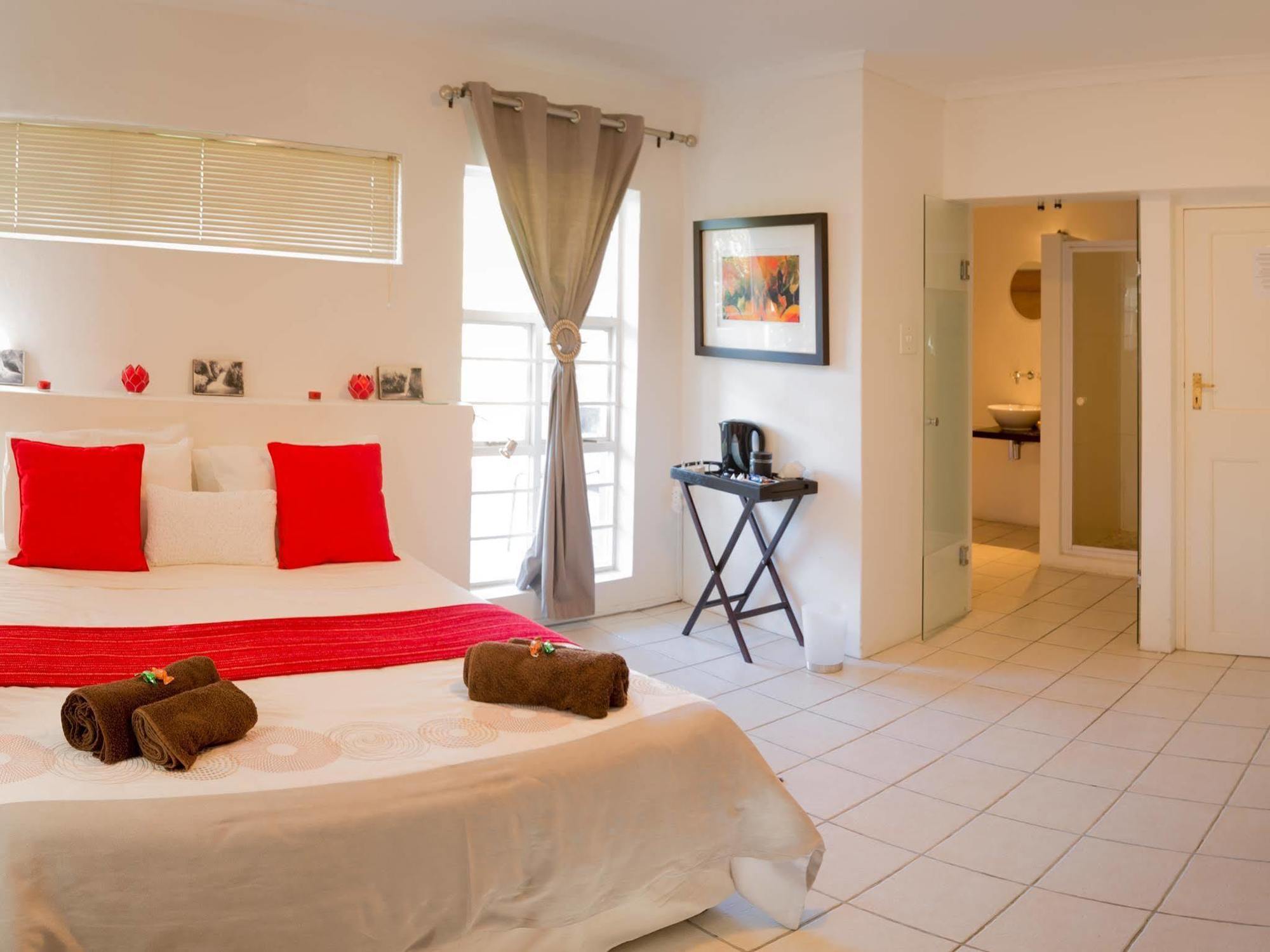 האוט ביי Art Gallery Guest House - Thandekayo מראה חיצוני תמונה