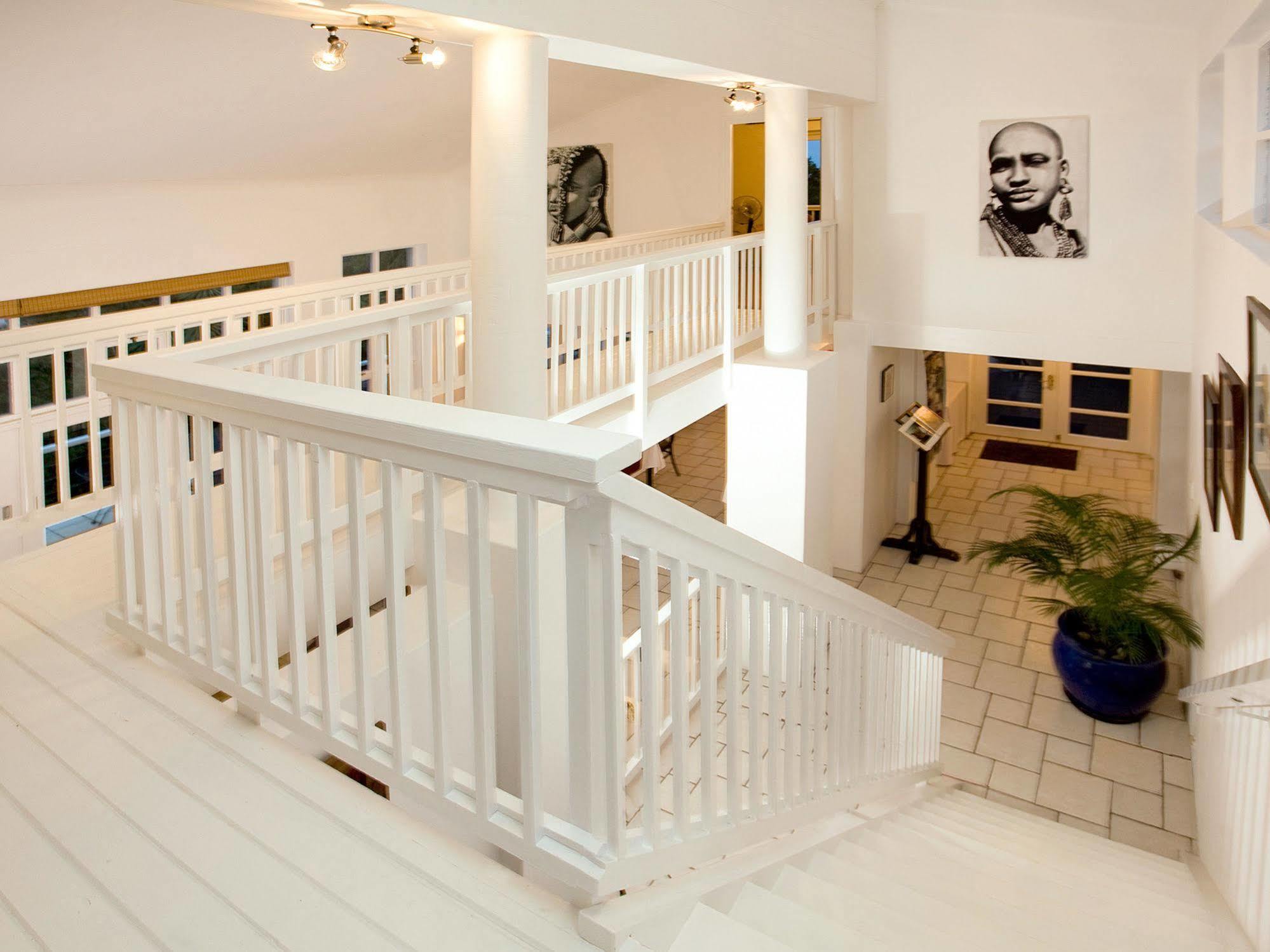 האוט ביי Art Gallery Guest House - Thandekayo מראה חיצוני תמונה